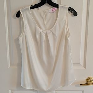 EUC 9&Co Sleeveless Top Off White